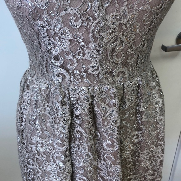 EIGHT SIXTY V NECK SHIMMER DRESS SIZE SMALL - Picture 3 of 6